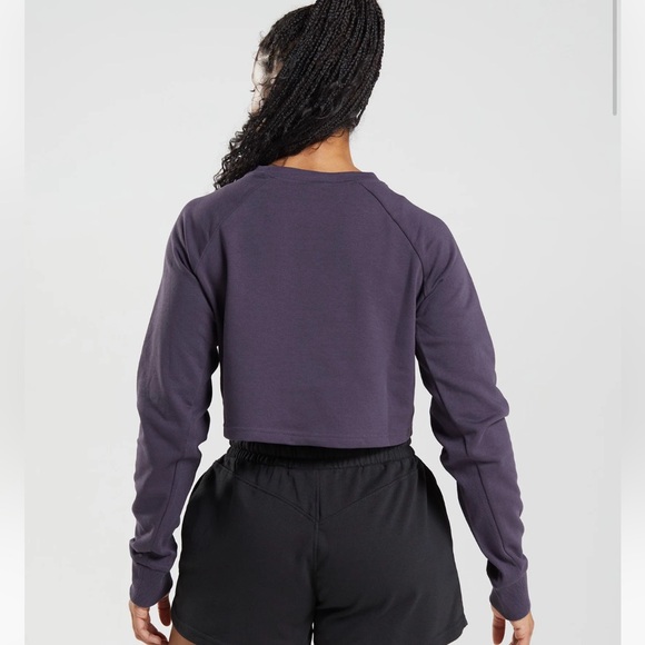 GYMSHARK LEGACY CROPPED SWEATER - Picture 2 of 7